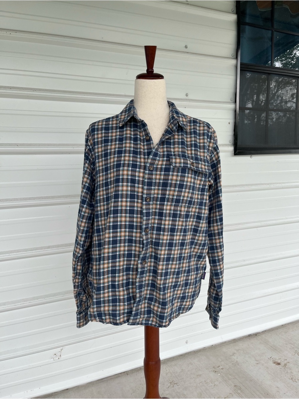 Patagonia Blue and Brown Plaid Flannel Long-Sleeve Button-Up Shirt